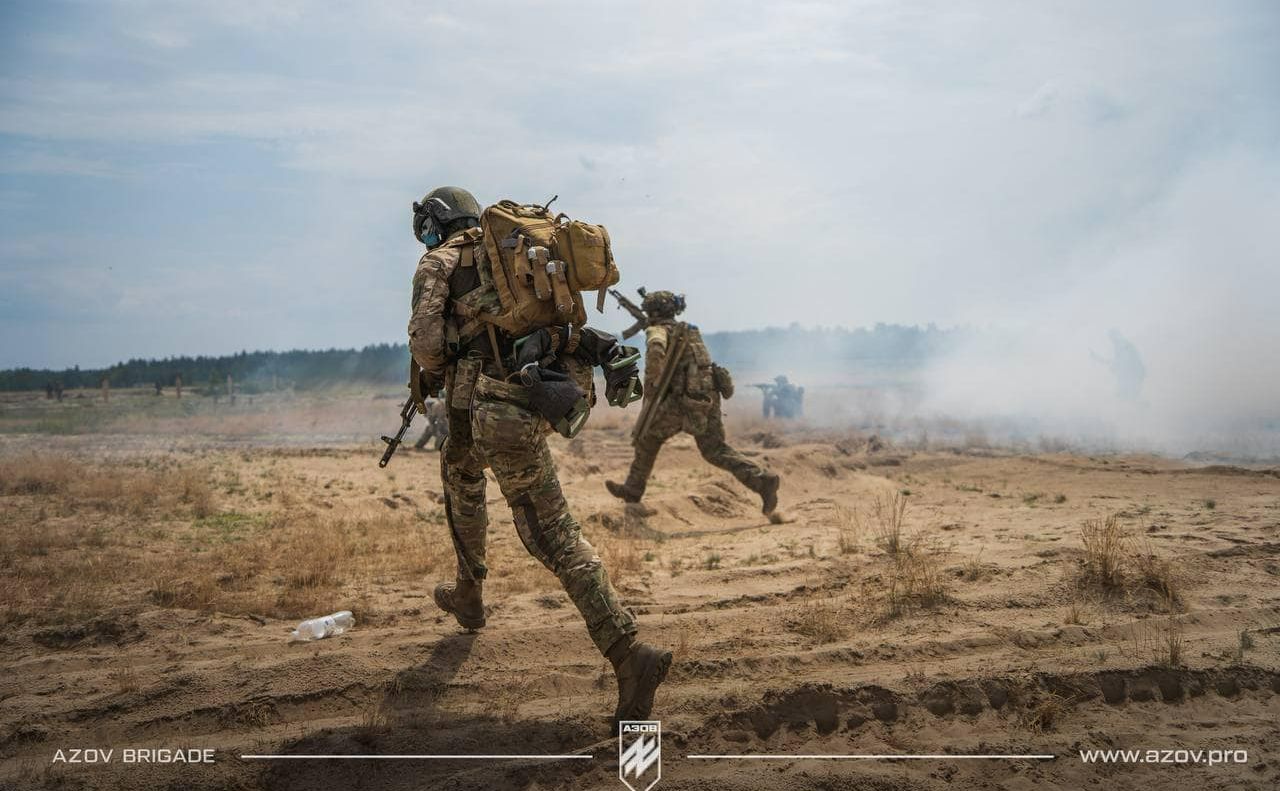 Українські військові. Фото: www.azov.pro