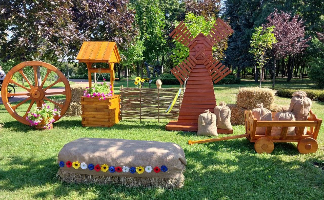 Всі охочі мають змогу зробити фотографію на фоні цієї зони. Фото: Солом’янська РДА