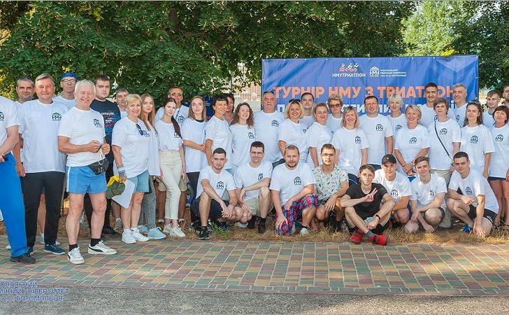 Учасники турніру з тріатлону пам’яті загиблих медиків. Фото: пресцентр НМУ