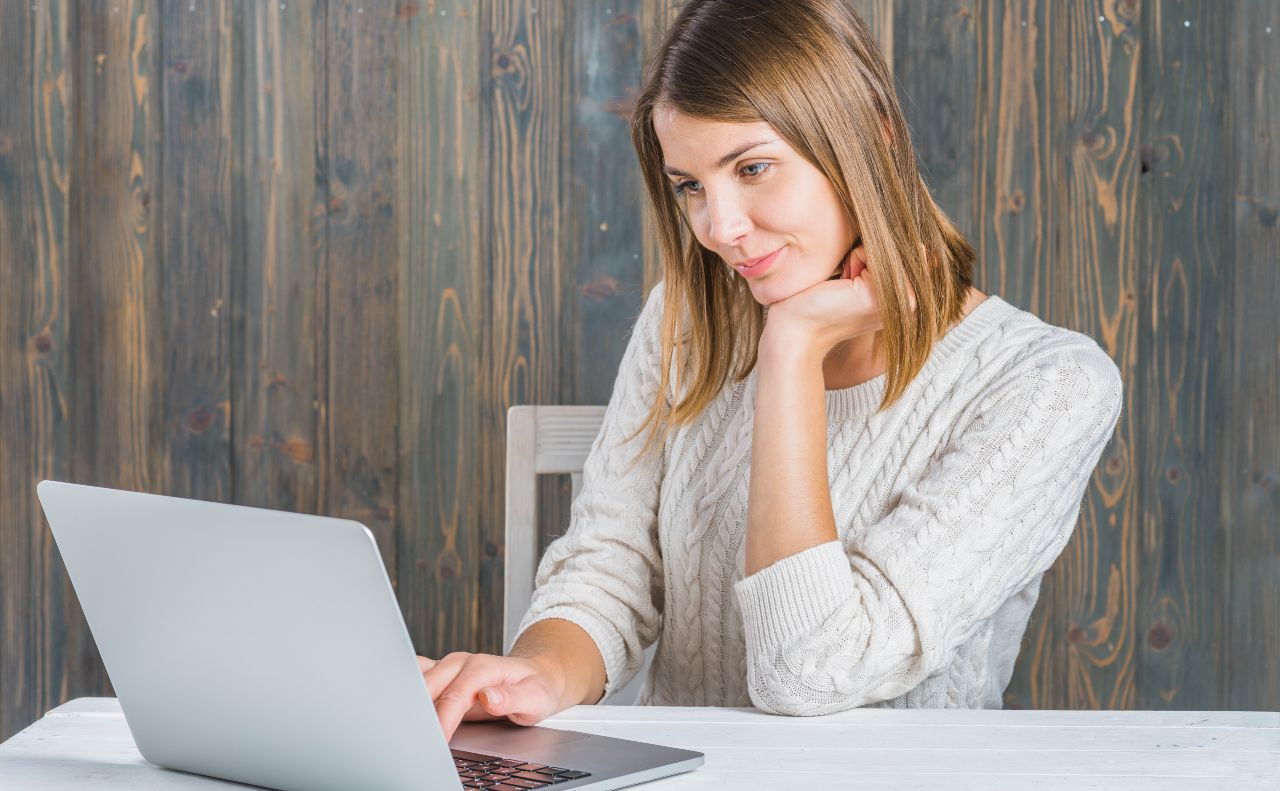 Опитування анонімне. Фото: freepik.com