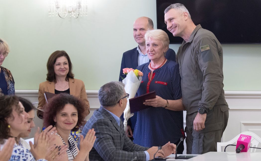 Мер Києва зустрівся з вчителями перед професійним святом. Фото: КМДА