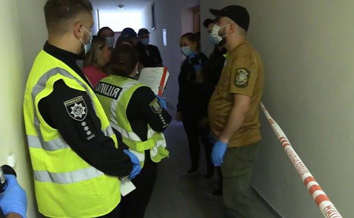 Оперативники на місці вбивства. Фото: Поліція Києва