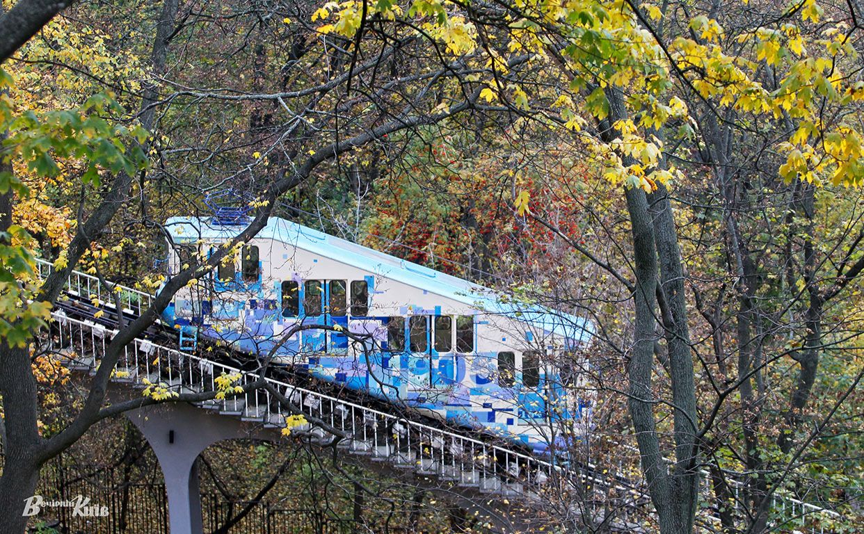 Осінні схили Дніпра. Ілюстративне фото Бориса Корпусенка