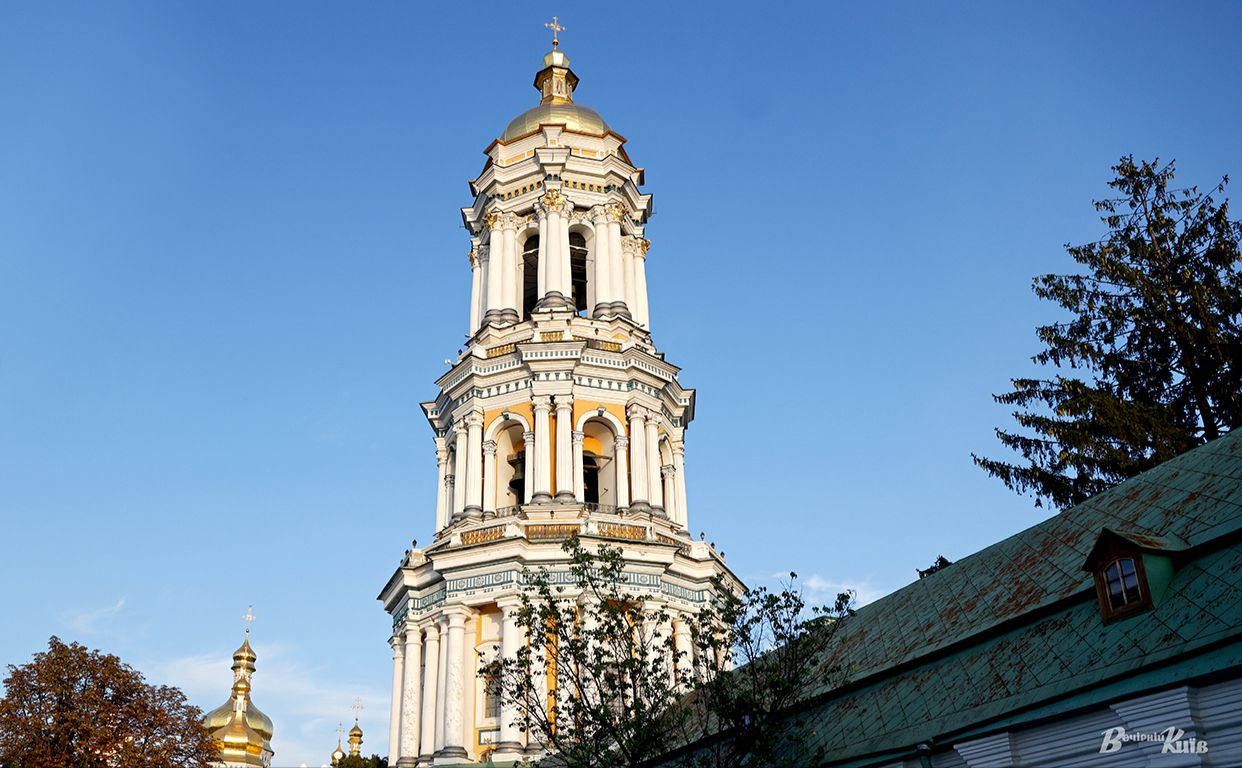 Дзвіниця у Свято-Успенській Києв-Печерській лаврі. Фото: Борис Корпусенко
