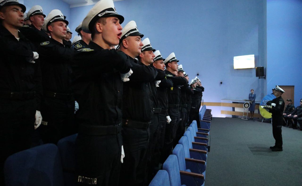 Патрульні під час урочистої церемонії. Фото: Академія патрульної поліції