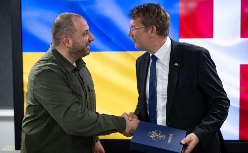 Міністри оборони України та Данії. Фото: фейсбук Рустема Умєрова