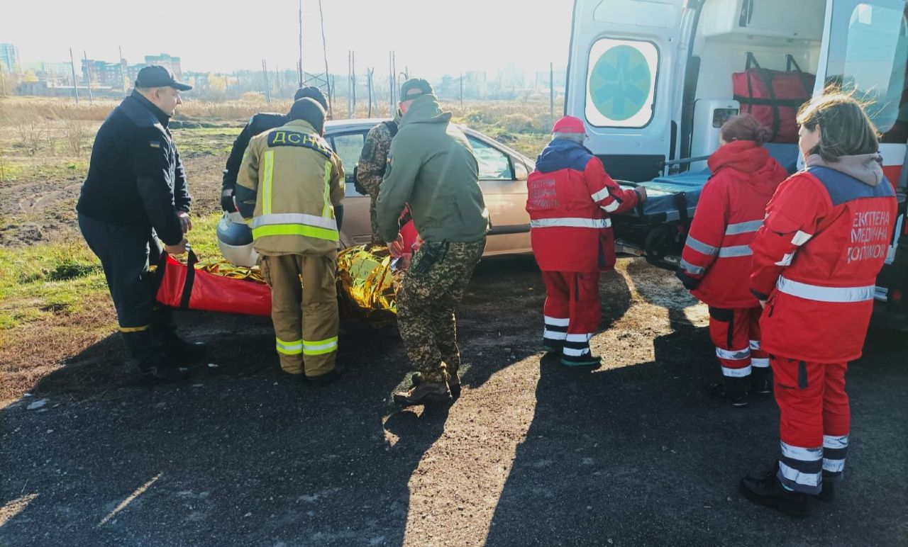 Дідуся терміново госпіталізували. Фото: ГУ ДСНС у Києві