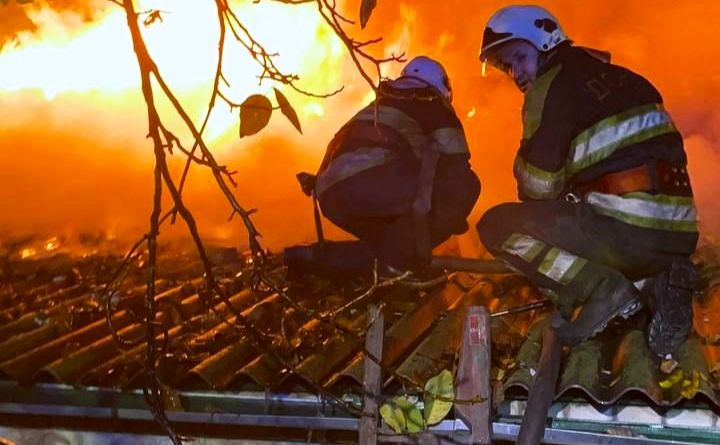 У Фастові вночі загорівся будинок. Фото: ГУ ДСНС у Київській області