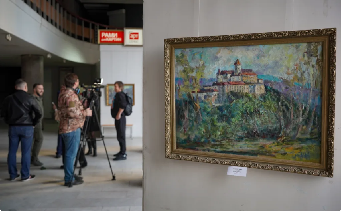 Твори та марки презентували в Будинку художника. Фото: МКІП