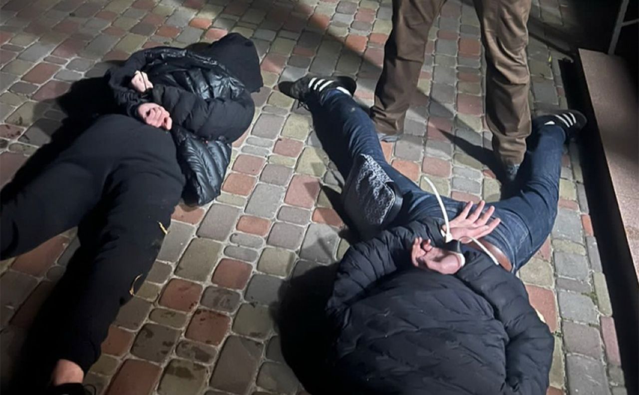 Рекетирів затримали на «гарячому». Фото: СБУ