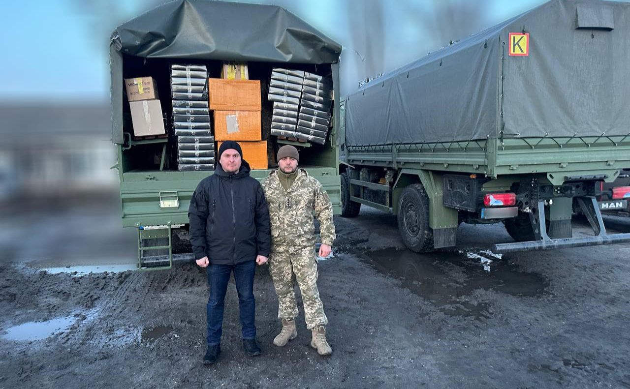 Дрони та вантажівки для пришвидшення нашої перемоги. Фото: фейсбук сторінка Руслана Кравченко