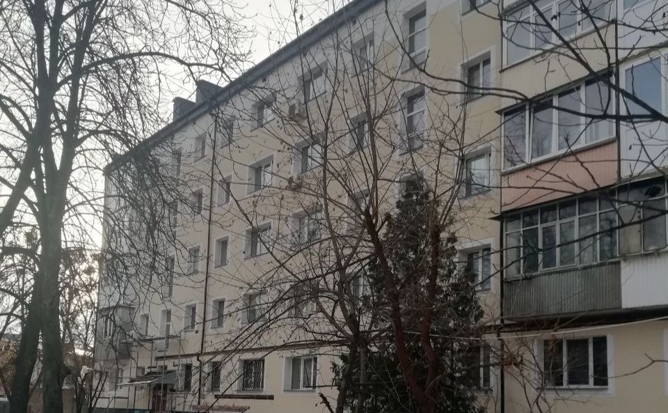 На Київщині відбудовують зруйноване росіянами житло. Фото: КОВА