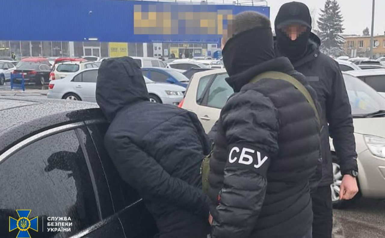 Затримання причетних до організації «схем для ухилянтів». Фото: СБУ