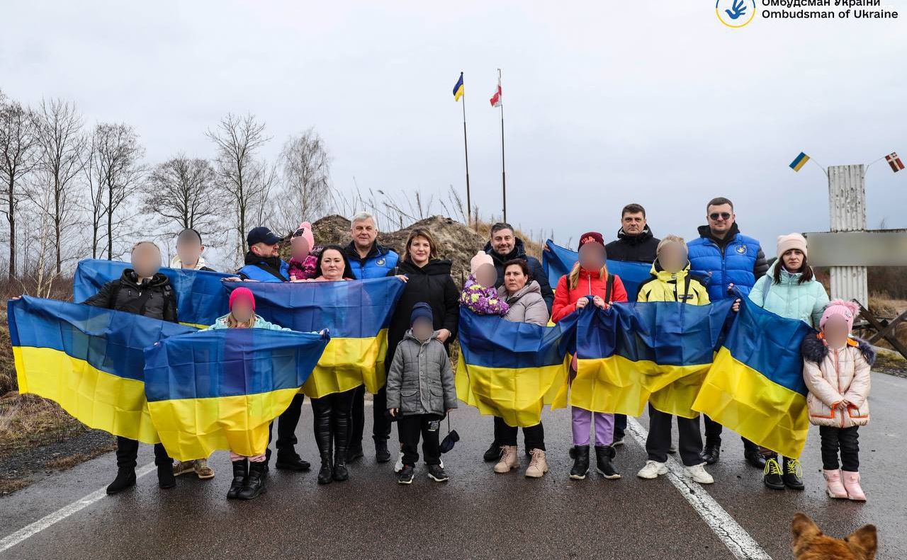 11 українських дітей нарешті вдома. Фото: Офіс омбудсмена України