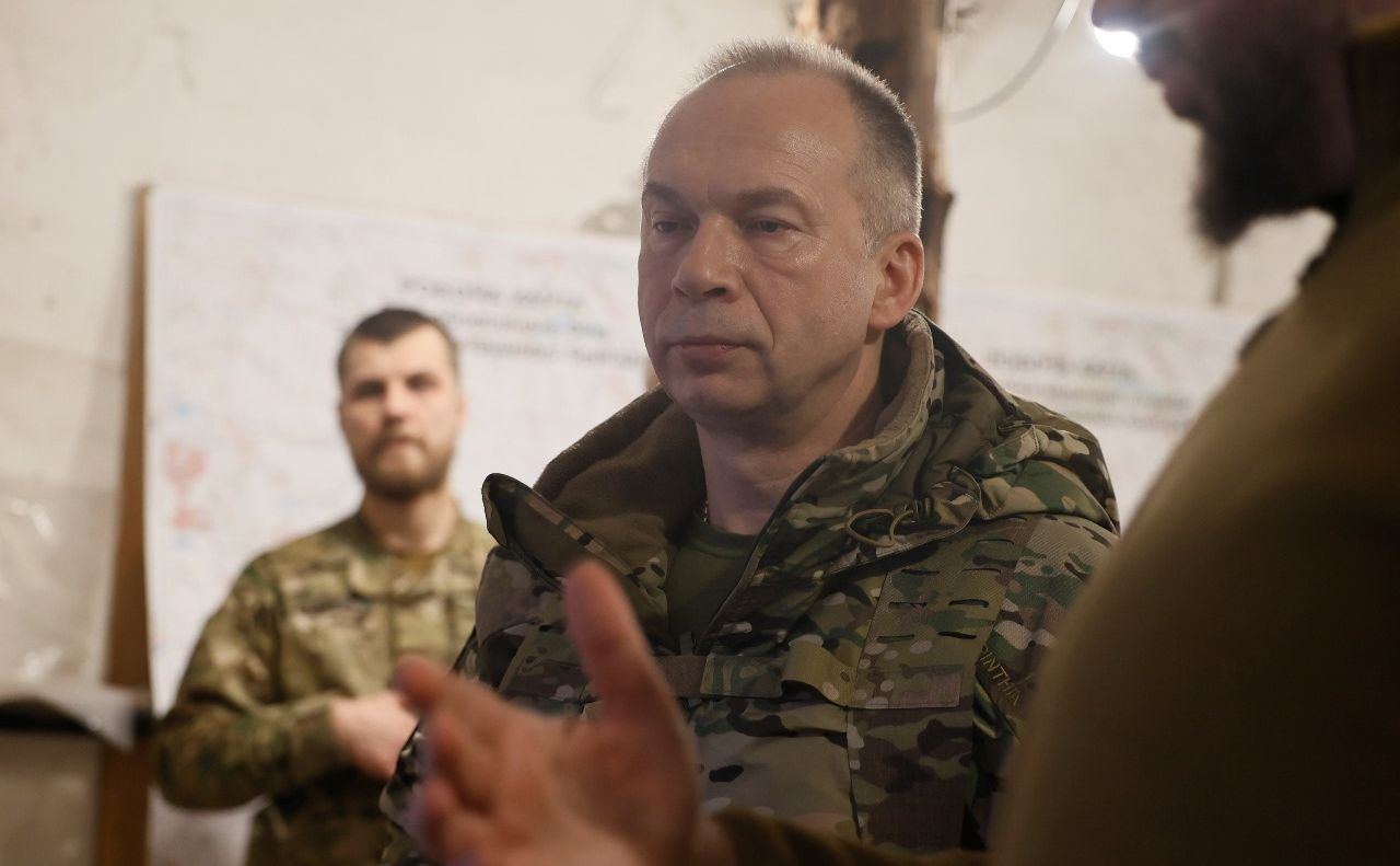 Cвою роботу в зоні бойових дій Сирський розпочав з ОТУ «Донецьк». Фото: Головнокомандувач ЗСУ/Facebook