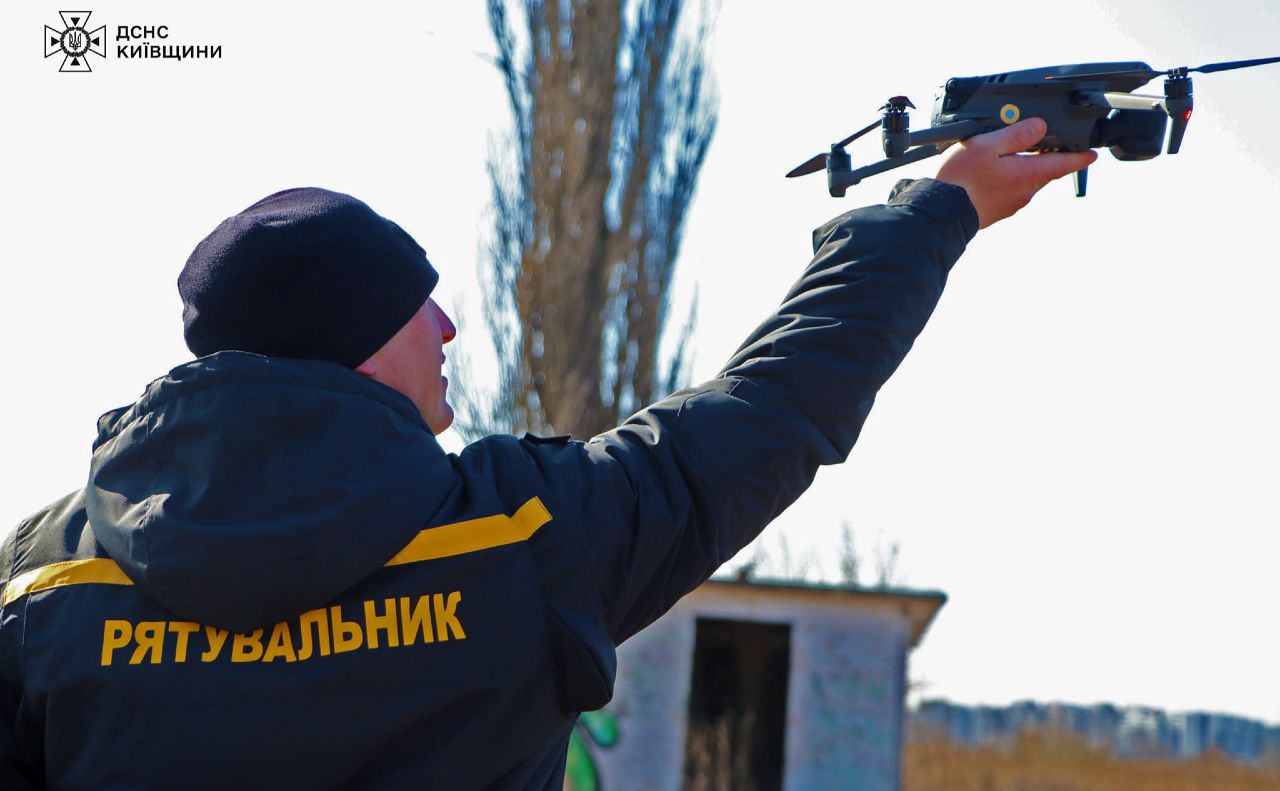 Перевірка «з неба». Фото: ГУ ДСНС У Київській області