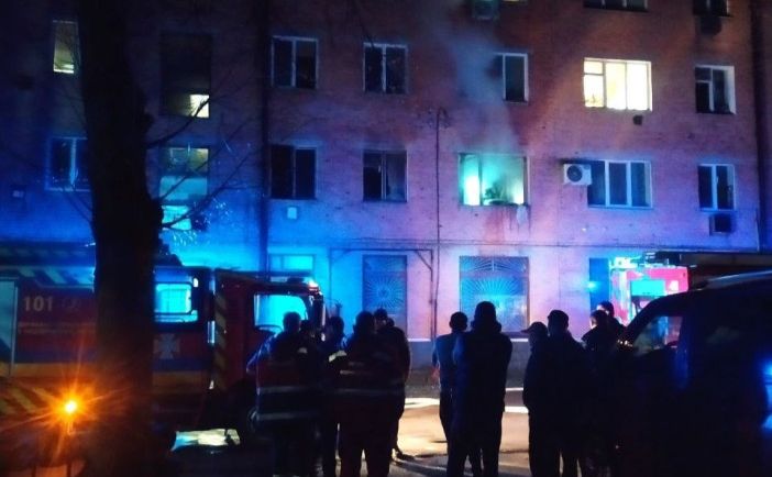 Пожежа спалахнула на 2 поверсі. Фото: ГУ ДСНС України у Київській області