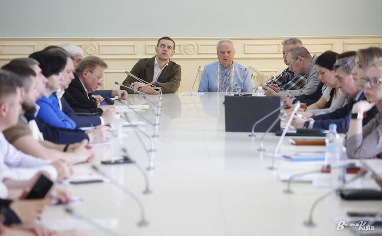 Під час круглого столу «Безбар’єрний простір як багатофункціональний механізм комплексної реабілітації». Фото: Бориса Корпусенка