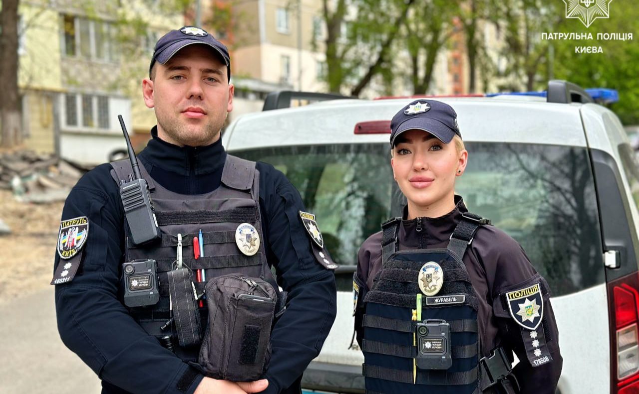 Київські патрульні Анжела Журавель та Анатолій Кухаров. Фото: Патрульна поліція Києва
