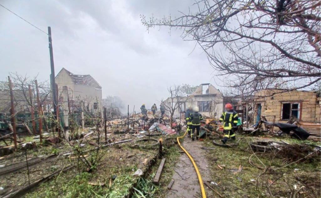 Наслідки ворожого обстрілу. Фото: Одеська обласна прокуратура