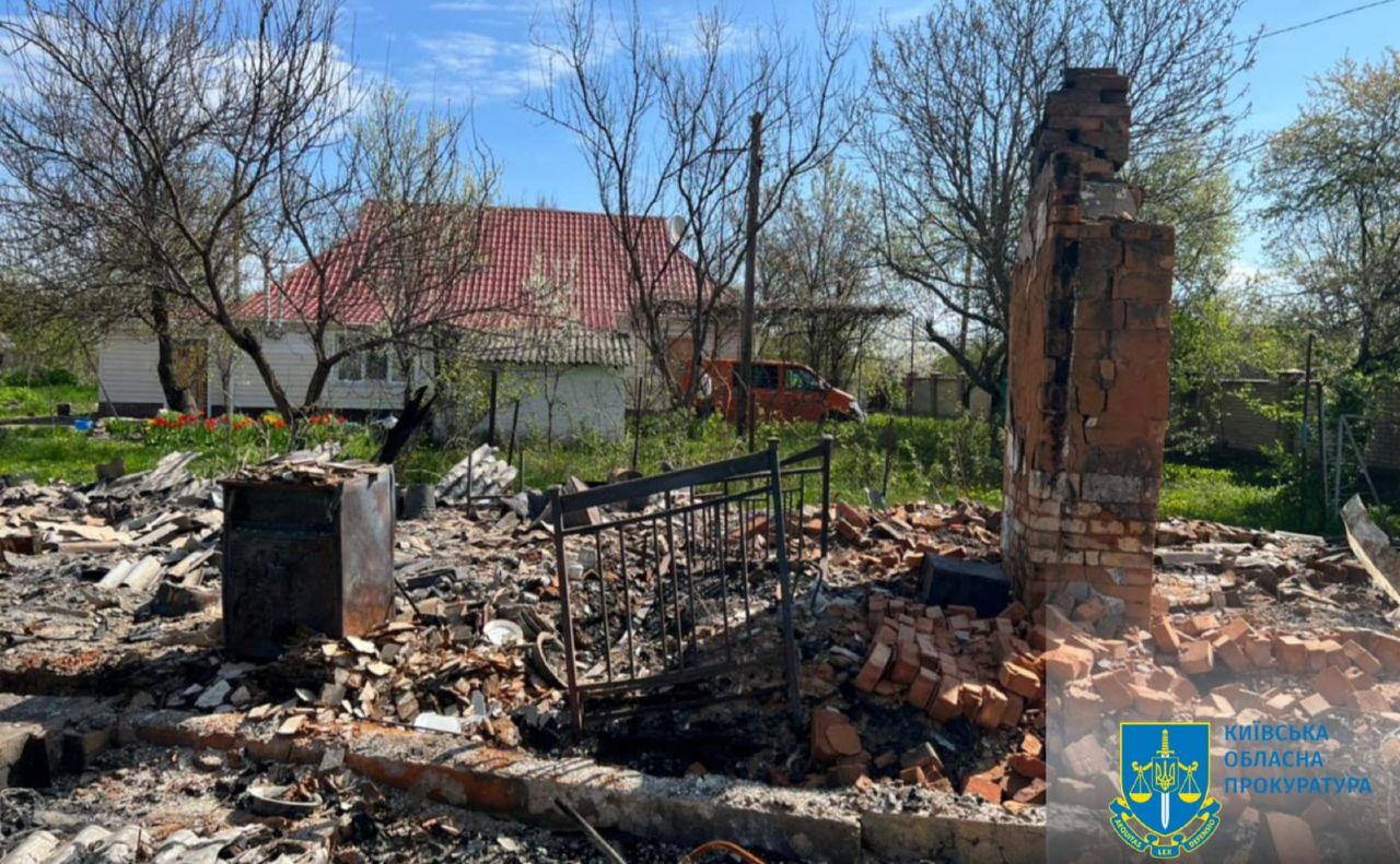 Окупанти розстріляли з танку будинок, який згорів разом із тілом господаря