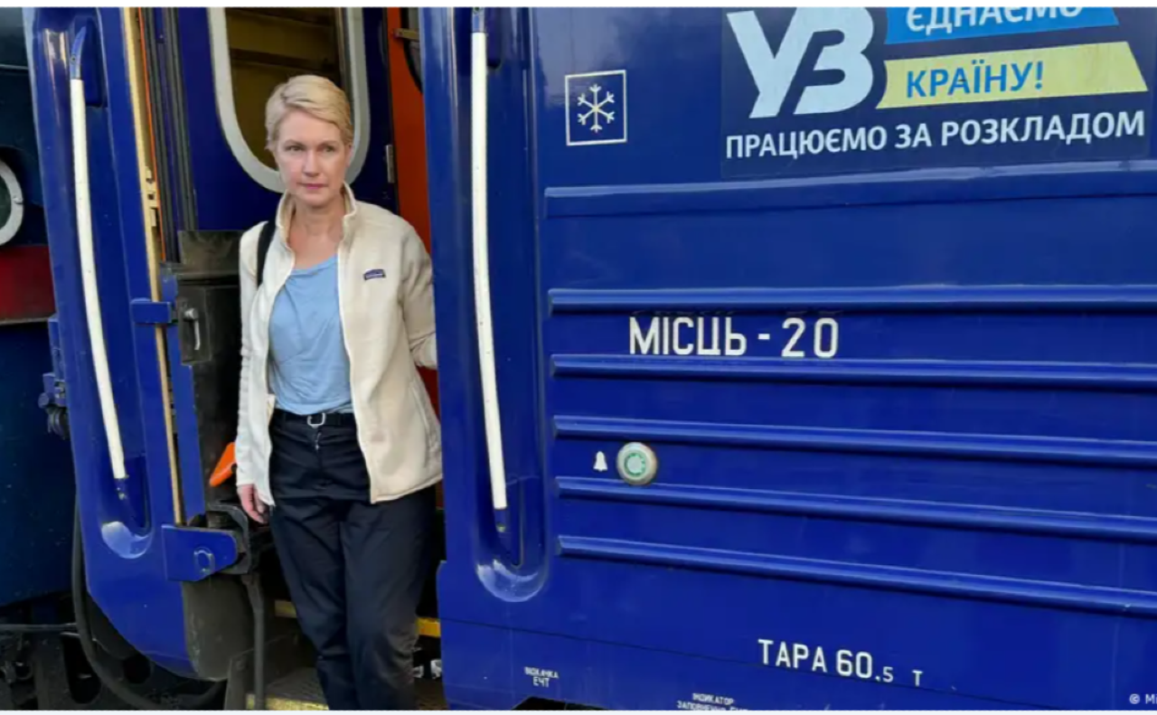 Мануела Швезіґ у столиці. Фото: Michael Fischer/picture alliance/dpa