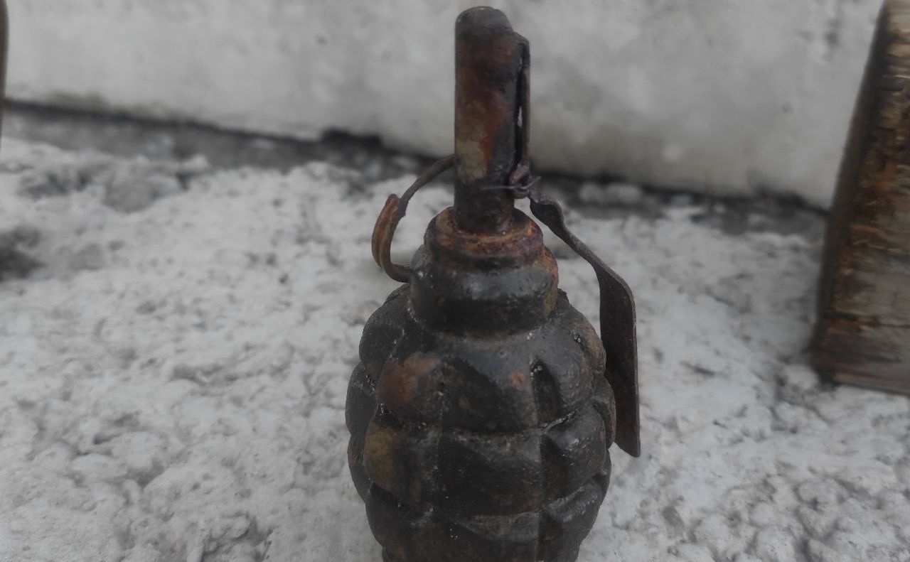 На місце знахідки викликали вибухотехніків. Фото: патрульна поліція Києва