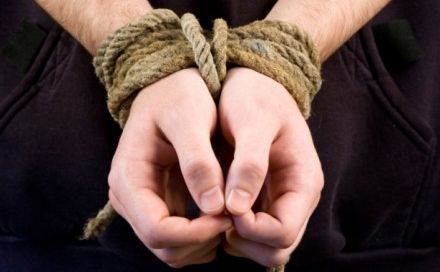 Потерпілого утримували в неволі три доби. Ілюстративне фото з відкритих джерел