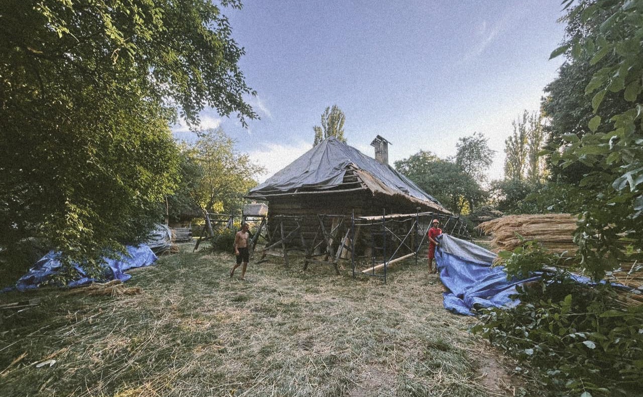 Фото під час реставрації. Фото: Національний музей народної архітектури та побуту України