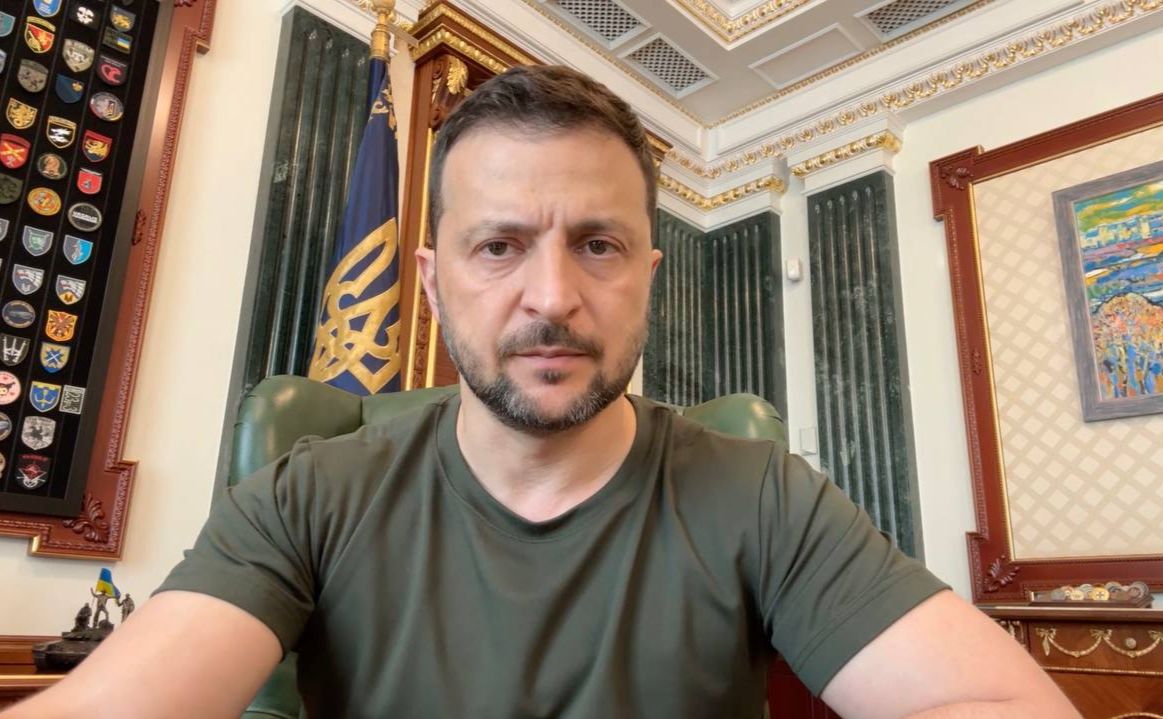 Володимир Зеленський став ініціатором законороєкту про скасування пільг й нагород зрадників. Фото: ОП