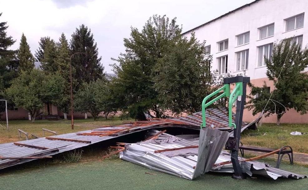 Наслідки негоди. Фото: фб-сторінка Руслана Кравченка