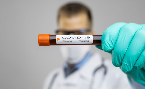 COVID-19 активно циркулює. Фото ілюстративне: з відкритих джерел