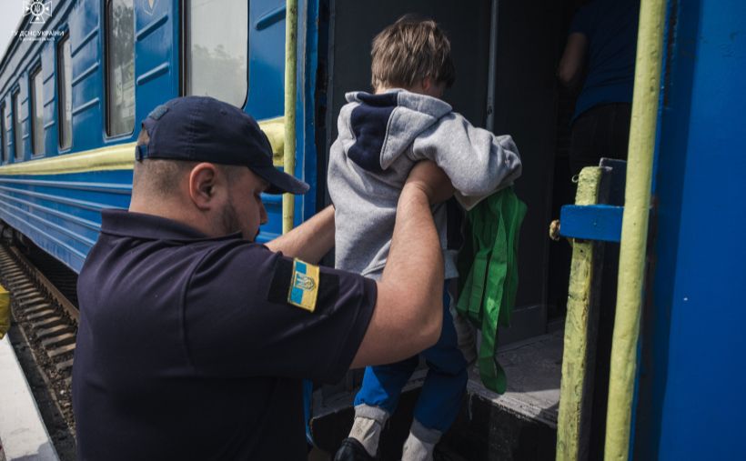 Евакуація з прифронтових територій. Фото з відкритих джерел