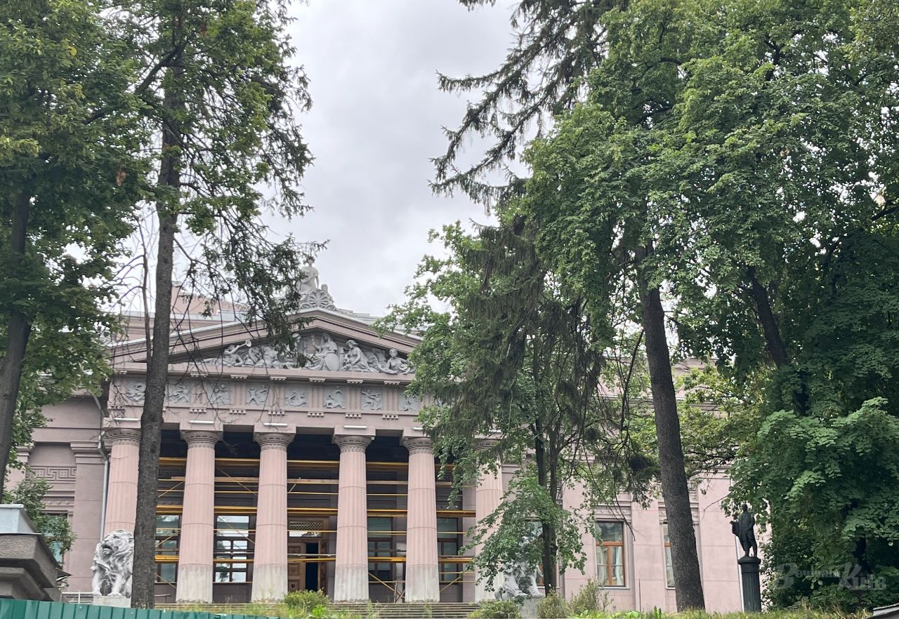 Музей розташований на вулиці Грушевського. Фото авторки