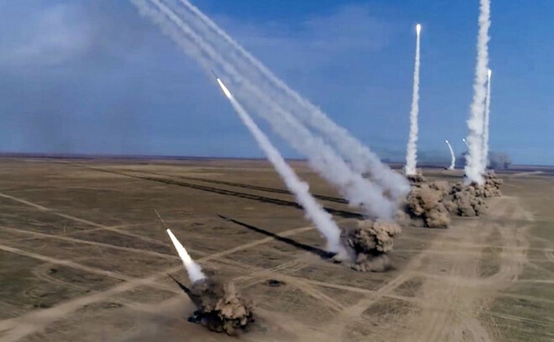 російські військові балістикою обстріляли контейнеровіз. Фото ілюстративне: з відкритих джерел