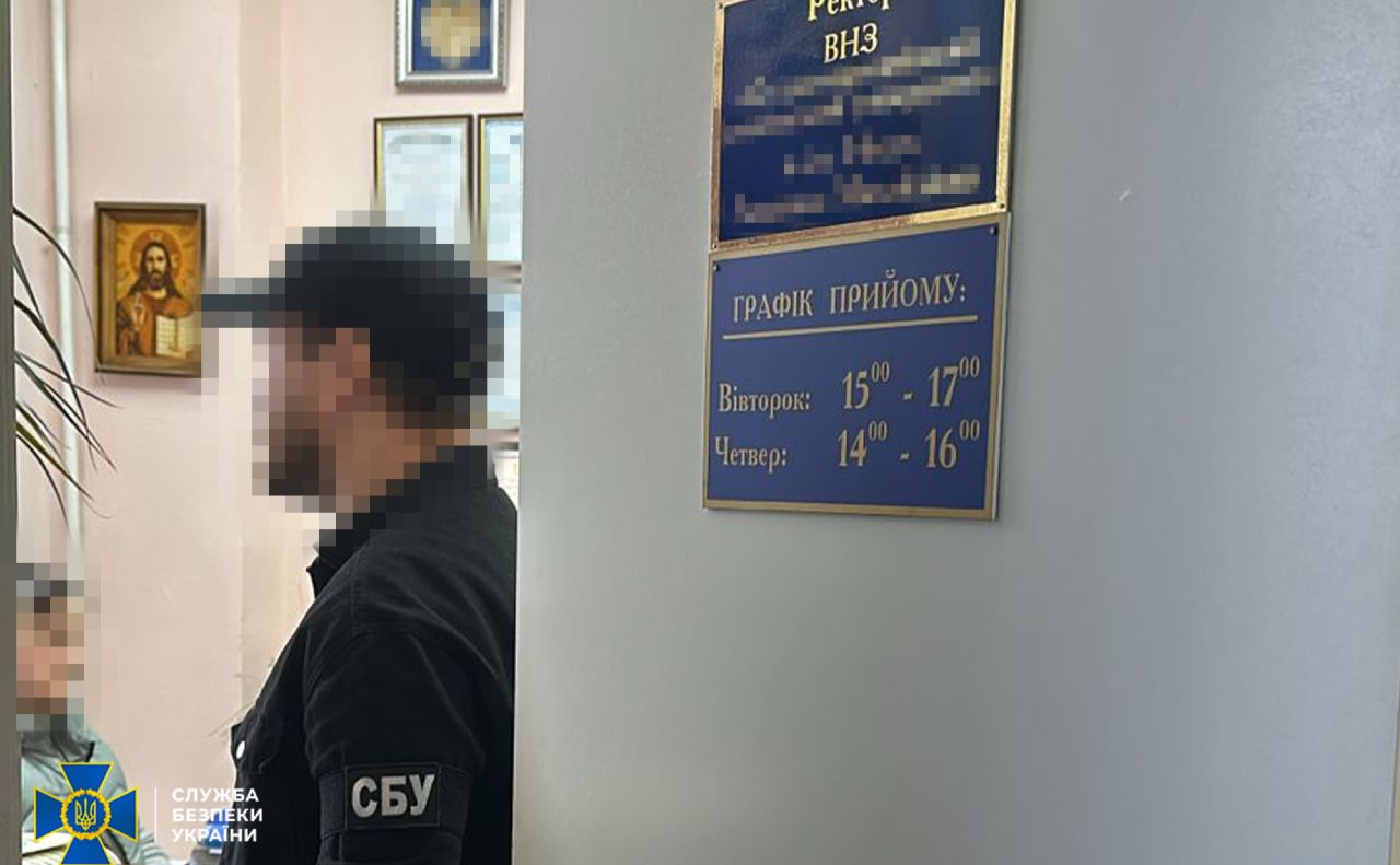 Під час слідчих дій. Фото: СБУ