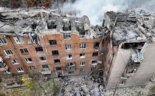 Під завалами можуть бути люди. Фото: ДСНС Дніпропетровщини