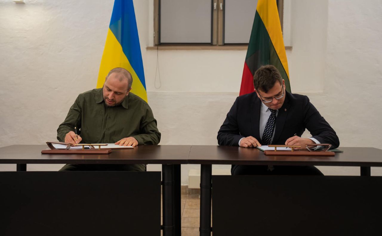 Литва профінансує виробництво українських далекобійних дронів. Фото: ФБ Рустема Умєрова