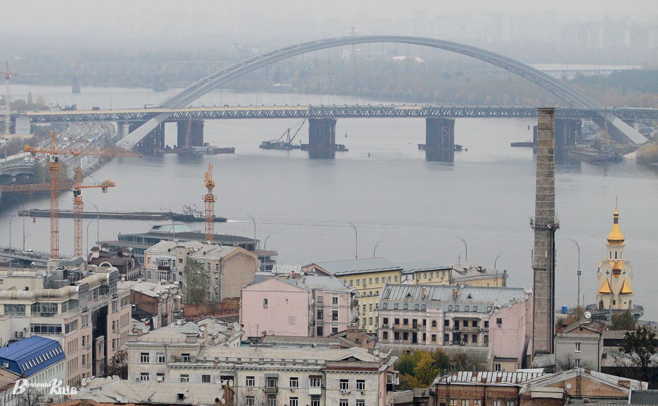Одна з екскурсій присвячена мостам Києва. Фото: «Вечірній Київ»