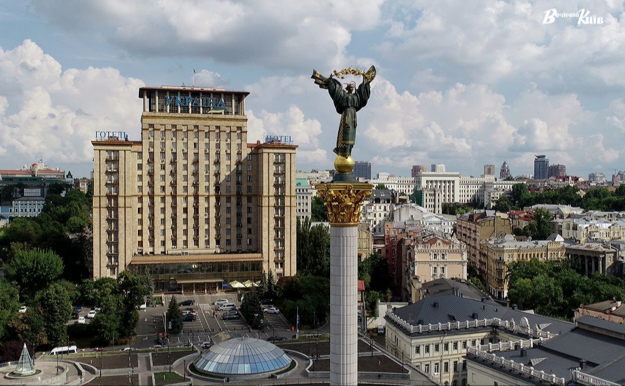 Монумент Незалежності на Майдані Незалежності у Києві. Фото: Борис Корпусенко