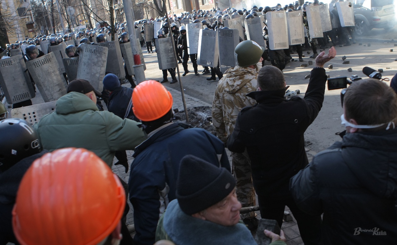 Герої Небесної Сотні показали приклад єдності та взаємодопомоги перед обличчям небезпеки. Фото: Борис Корпусенко
