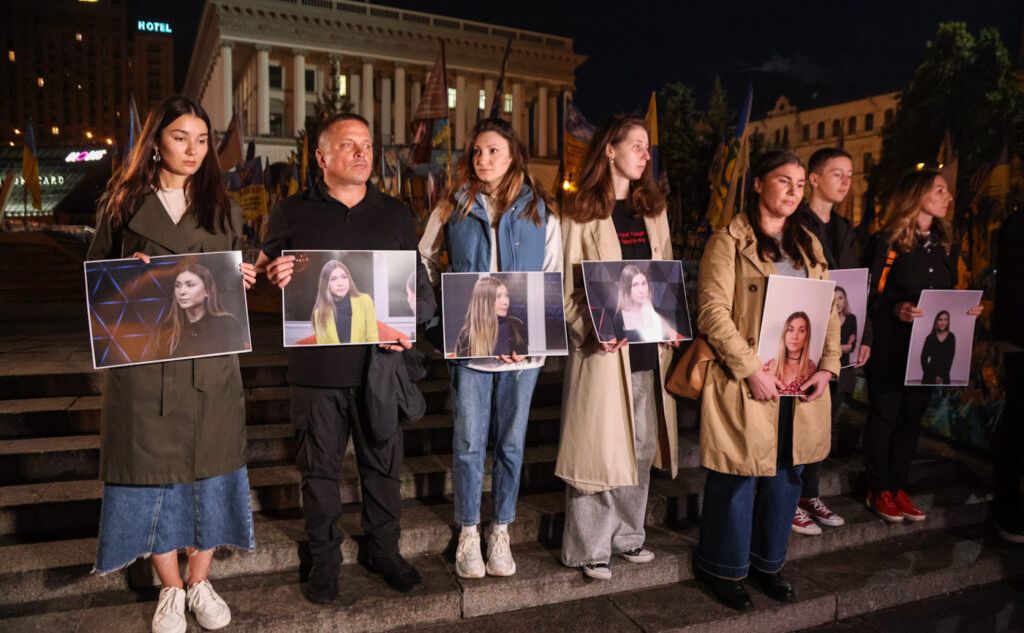 Під час акції пам’яті журналістки Вікторії Рощиної. Фото: Стас Юрченко, «Ґрати»