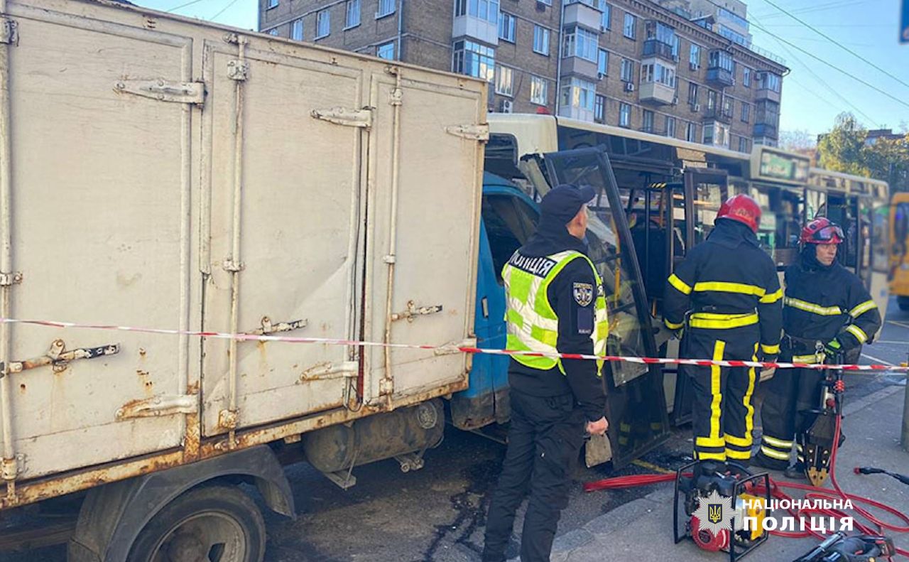 Фото з місця події від поліції Києва.