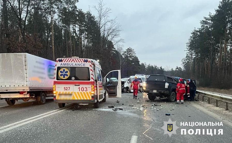 Автотроща на Новоірпінській трасі. Фото: поліція Києва