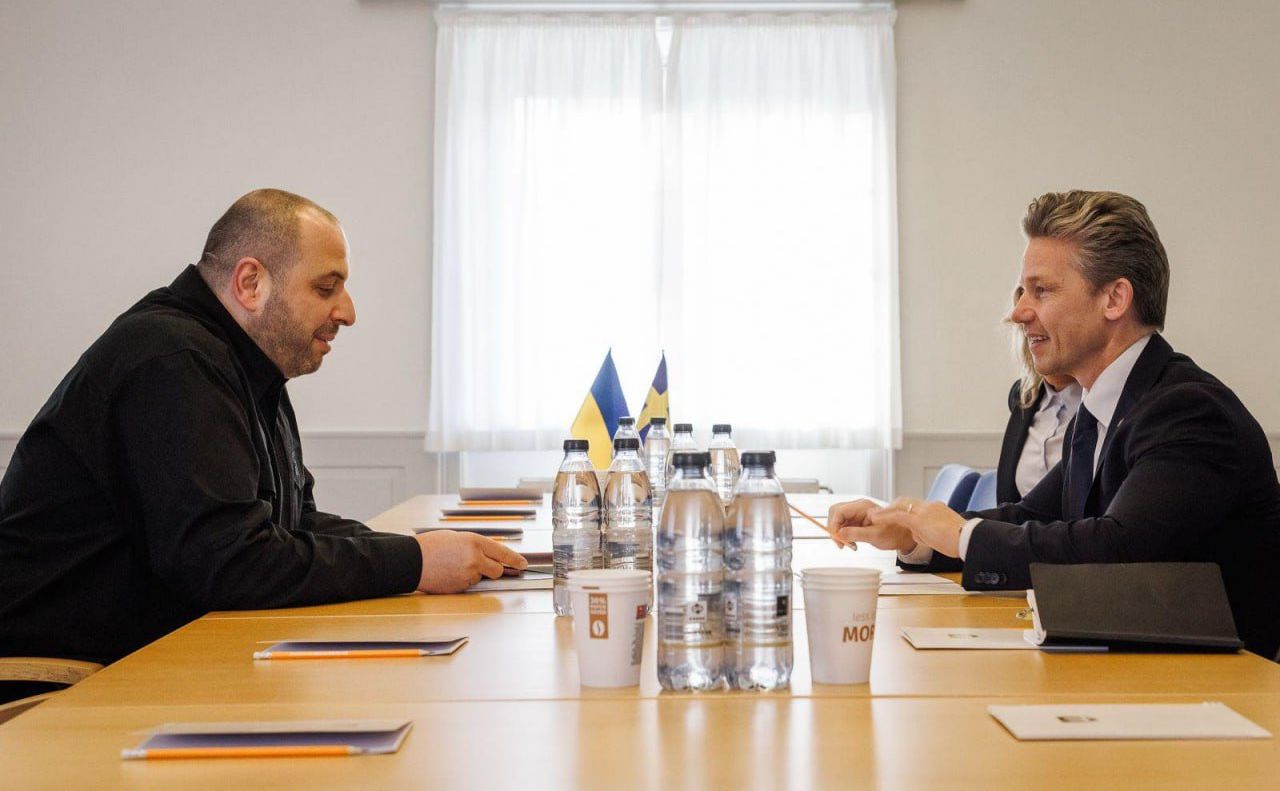Рустем Умєров зустрівся з Полом Йонсоном. Фото: Міноборони