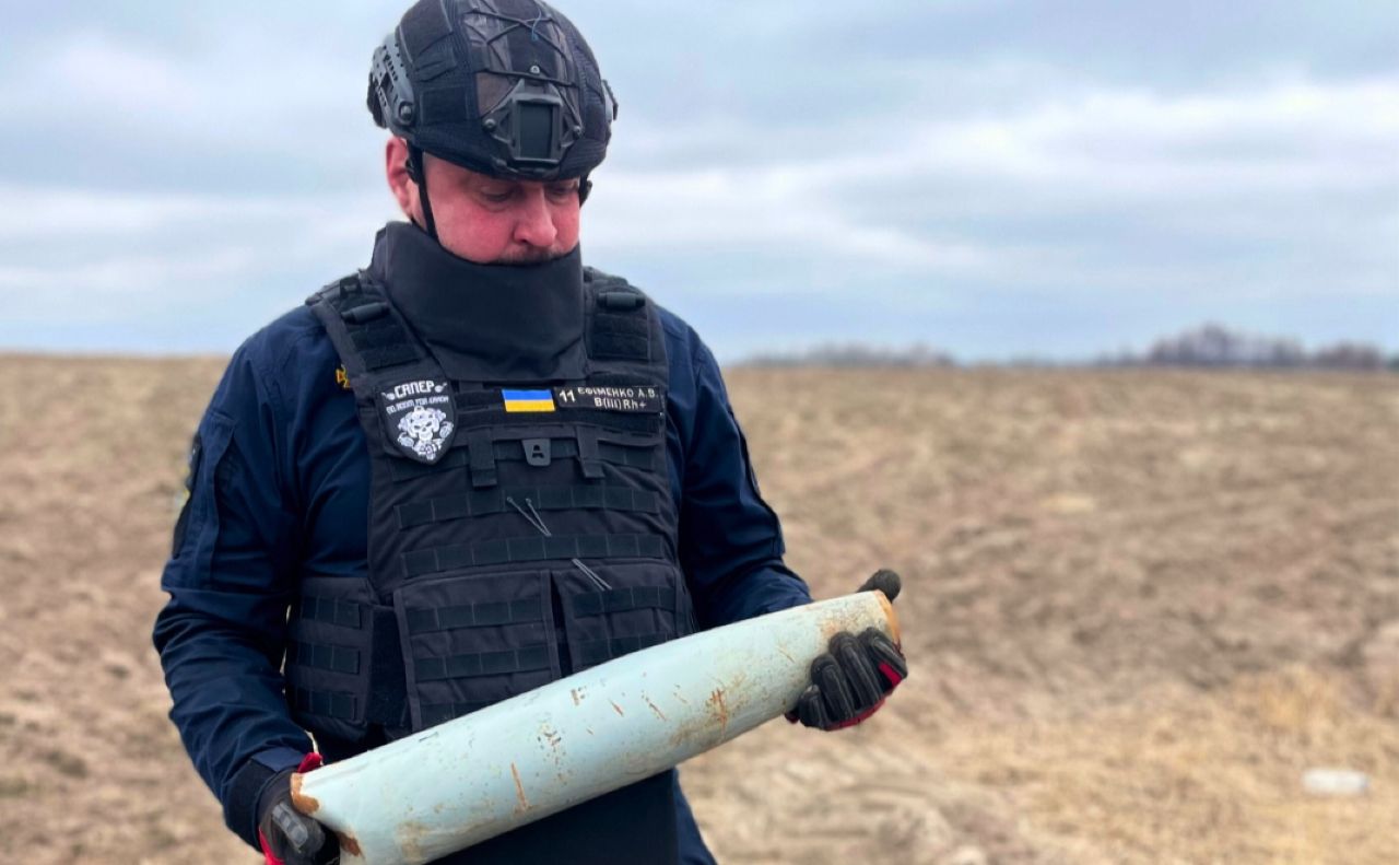 Боєприпас вилучили та доставили на підривний майданчик. Фото: МРЦ ШР ДСНС