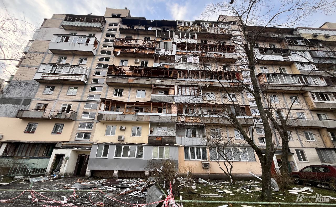 У Дніпровському районі горіла 9-поверхівка. Фото: Даша Гришина