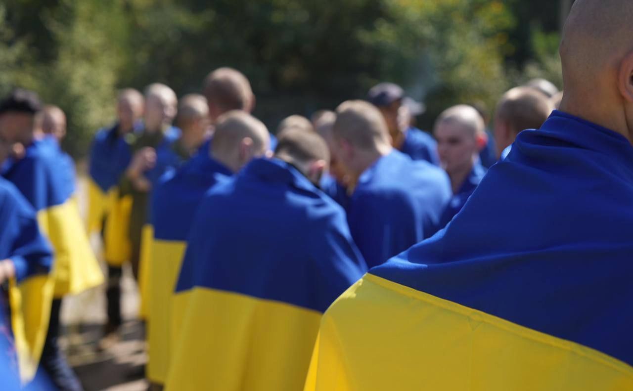 Звільнення з полону. Фото: телеграм Володимира Зеленського