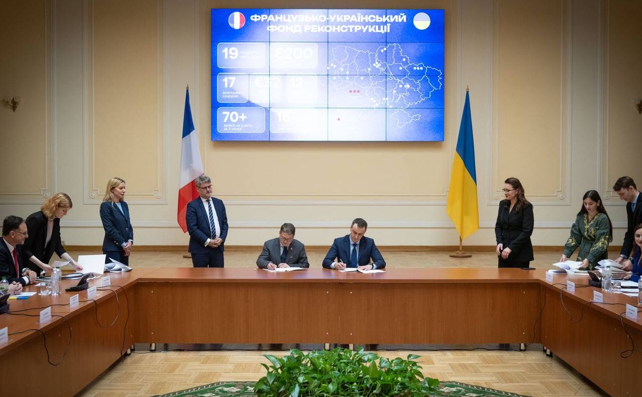 Під час підписання угоди. Фото: ТГ Миколи Калашника