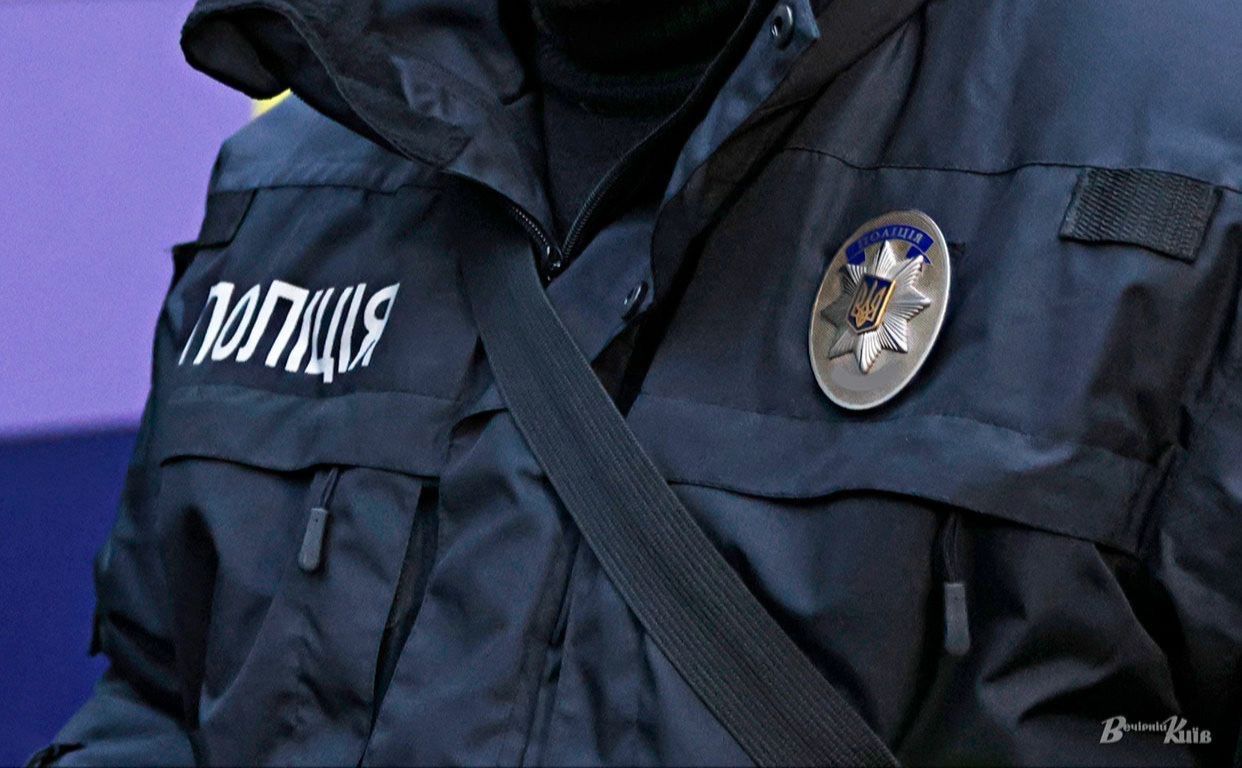 Поліцейські заблокували черговий нелегальний канал. Ілюстративне фото: Борис Корпусенко